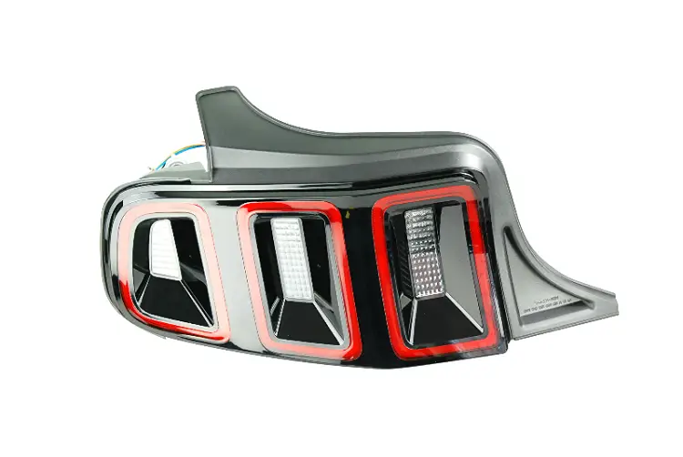 Lampa tylna lewa Ford Mustang 2013-2014 USA / DR3Z-13405-A Super okazja