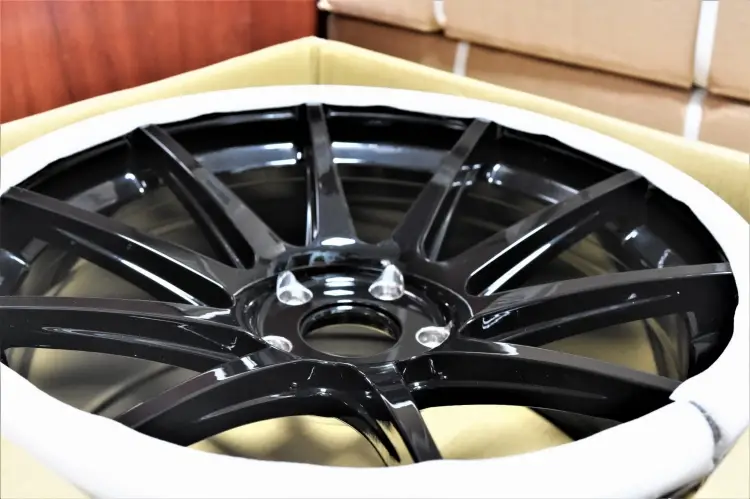 Felga Japan Racing JR11 19" 8,5J ET40 5x114,3 Glossy Black Ograniczona ilość
